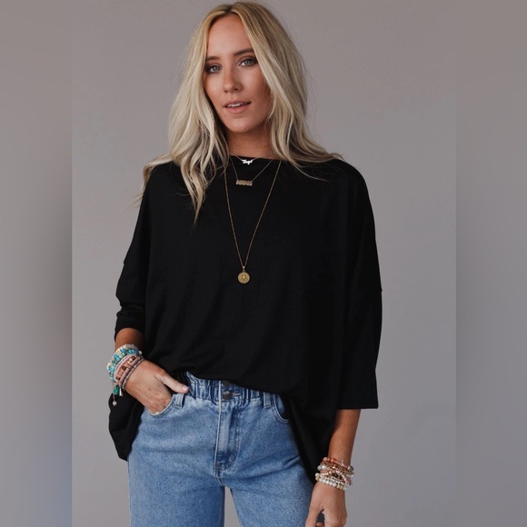 Cozy Cool 3/4 Sleeve Oversized Tee - Black - Picture 1 of 9